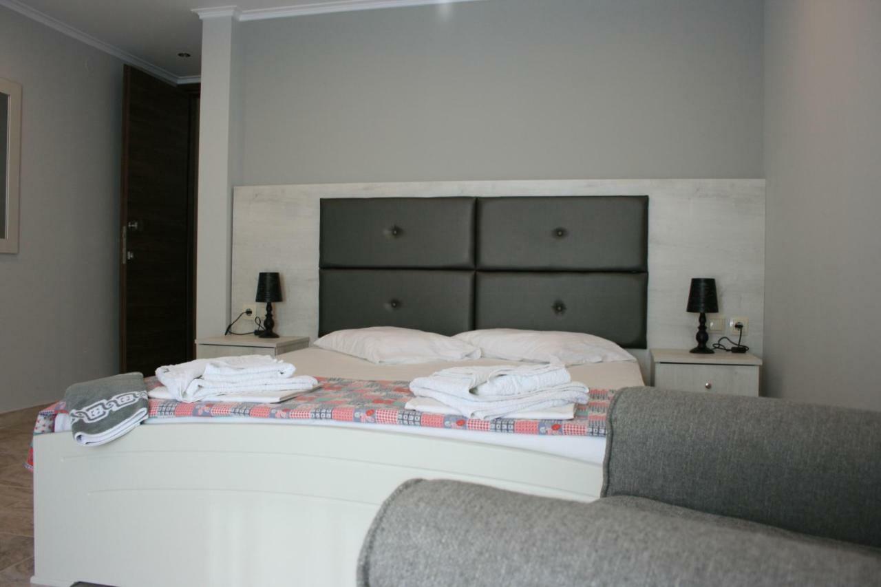 Rea Hotel Paralía Extérieur photo