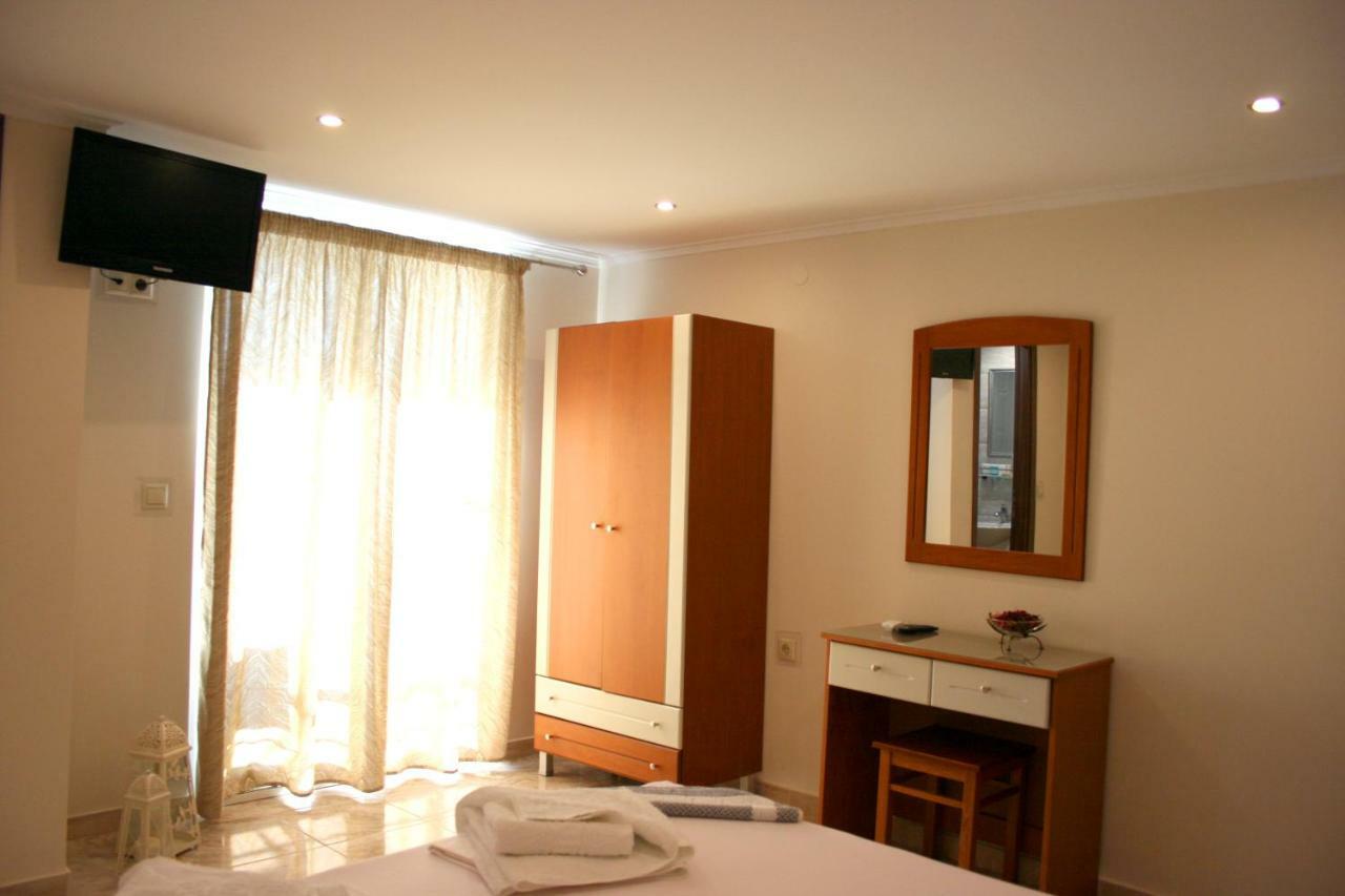 Rea Hotel Paralía Extérieur photo